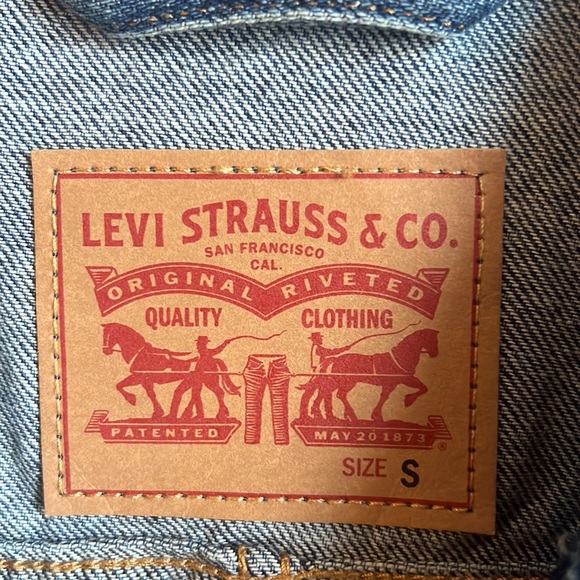 LEVI’S ORIGINAL PUFF SLEEVE DENIM TRUCKER - Picture 5 of 6